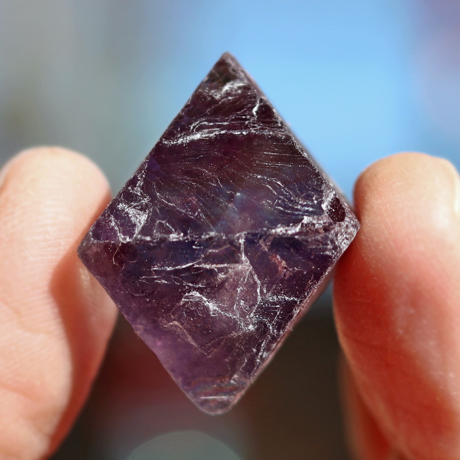 Fluorescent Mineral Specimen: Fluorite Octahedron (FLU63)
