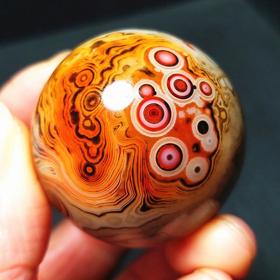 TOP 77.3G 37mm Natural Polished Banded Agate Stone BALL Madagascar BA1214