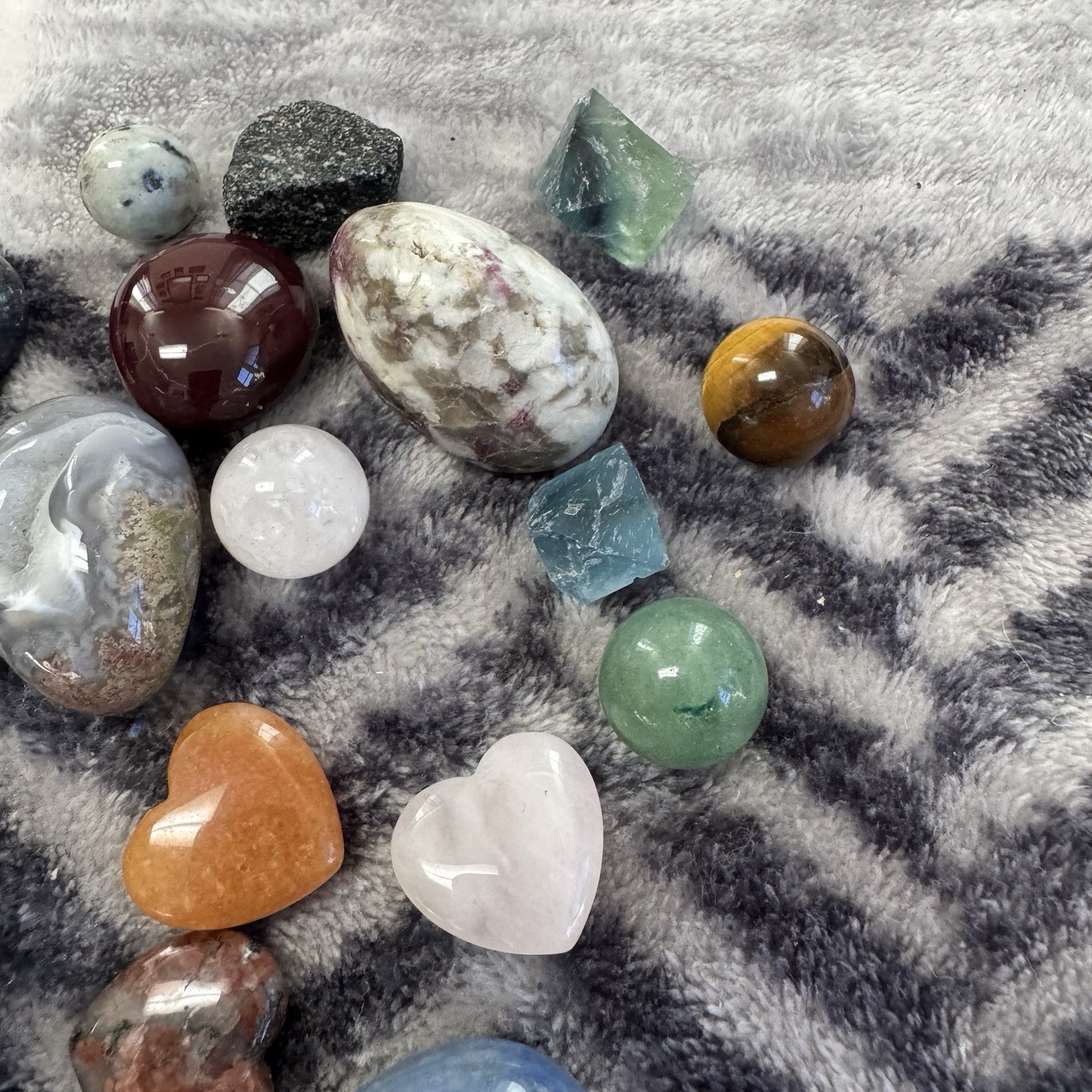 Assorted Tumble Crystal Healing Gemstones Stones Variety Pack Lot Of 20