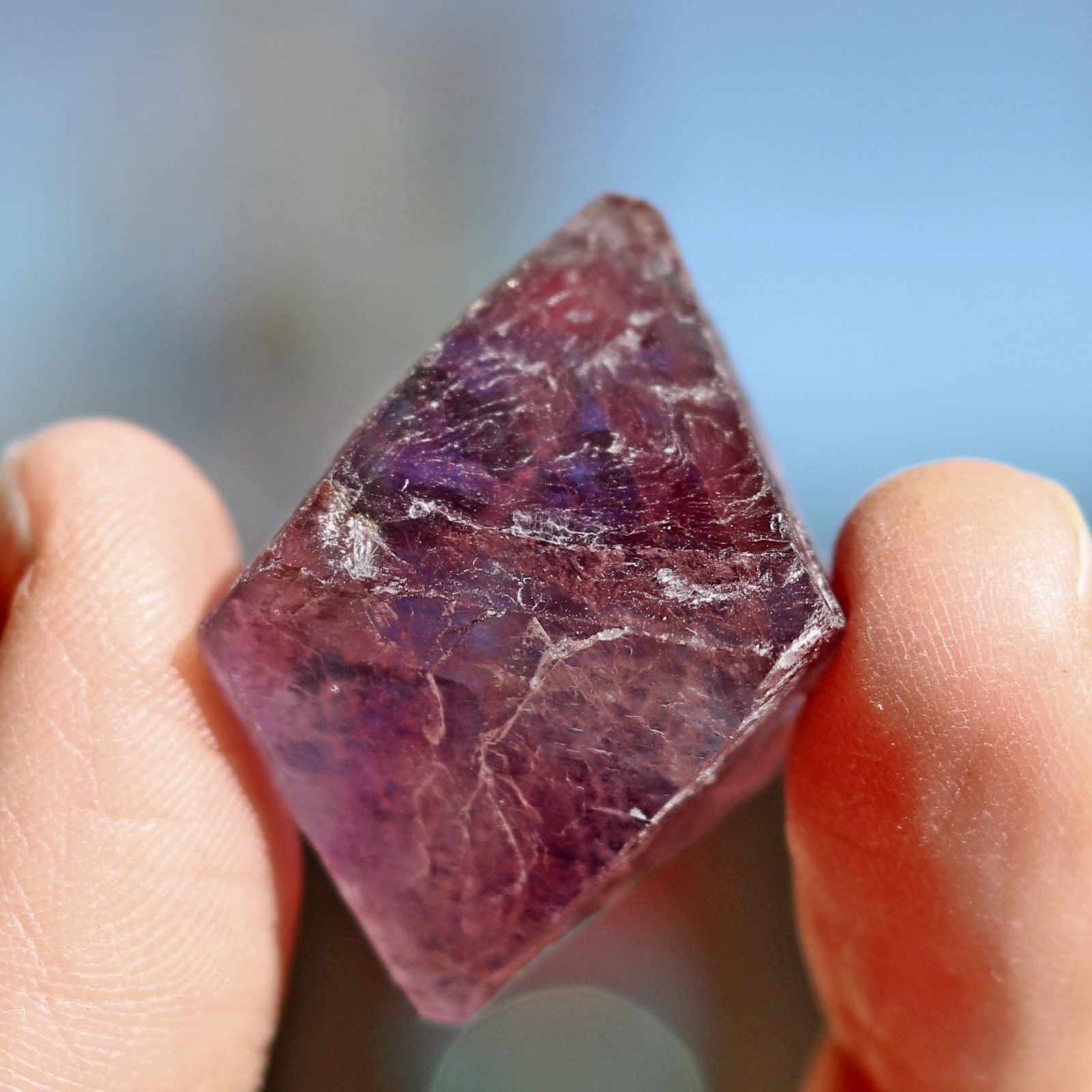 Fluorescent Mineral Specimen: Fluorite Octahedron (FLU62)