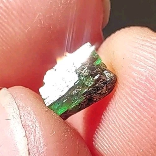 RARE GLOWING GEM DT EMERALD FROM ETHIOPIA
