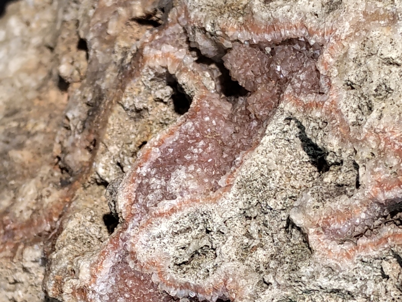 Stunning Extra Large Missouri Druze Quartz Specimen – Valle Mines