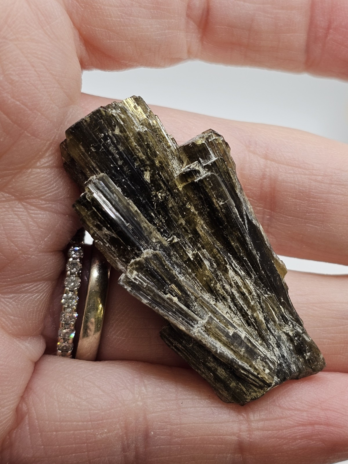 Mini Epidote Bunch Cluster Green crystal Epidot grounding 9g 4cm X 2cm Pakistan