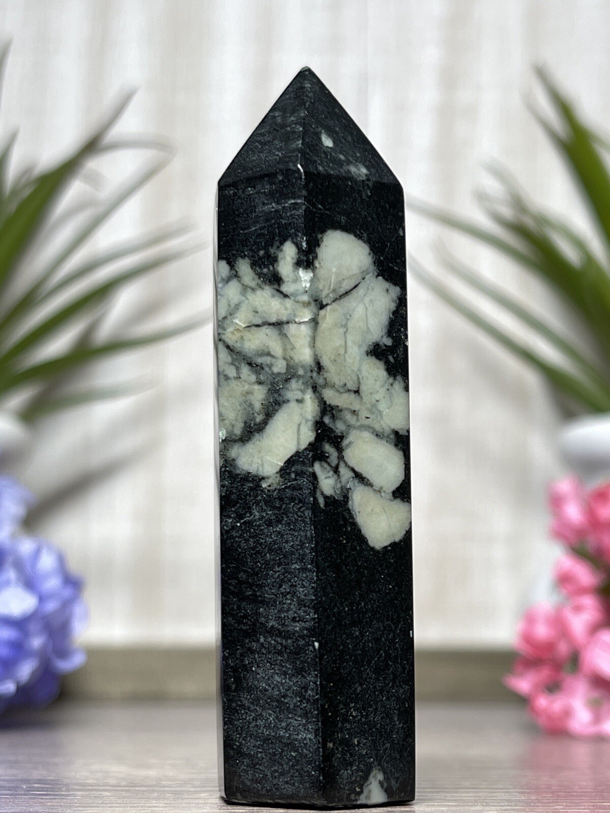 CHRYSANTHEMUM TOWER – Mineral Black Flower Stone Point Crystal Witch Wand Chakra