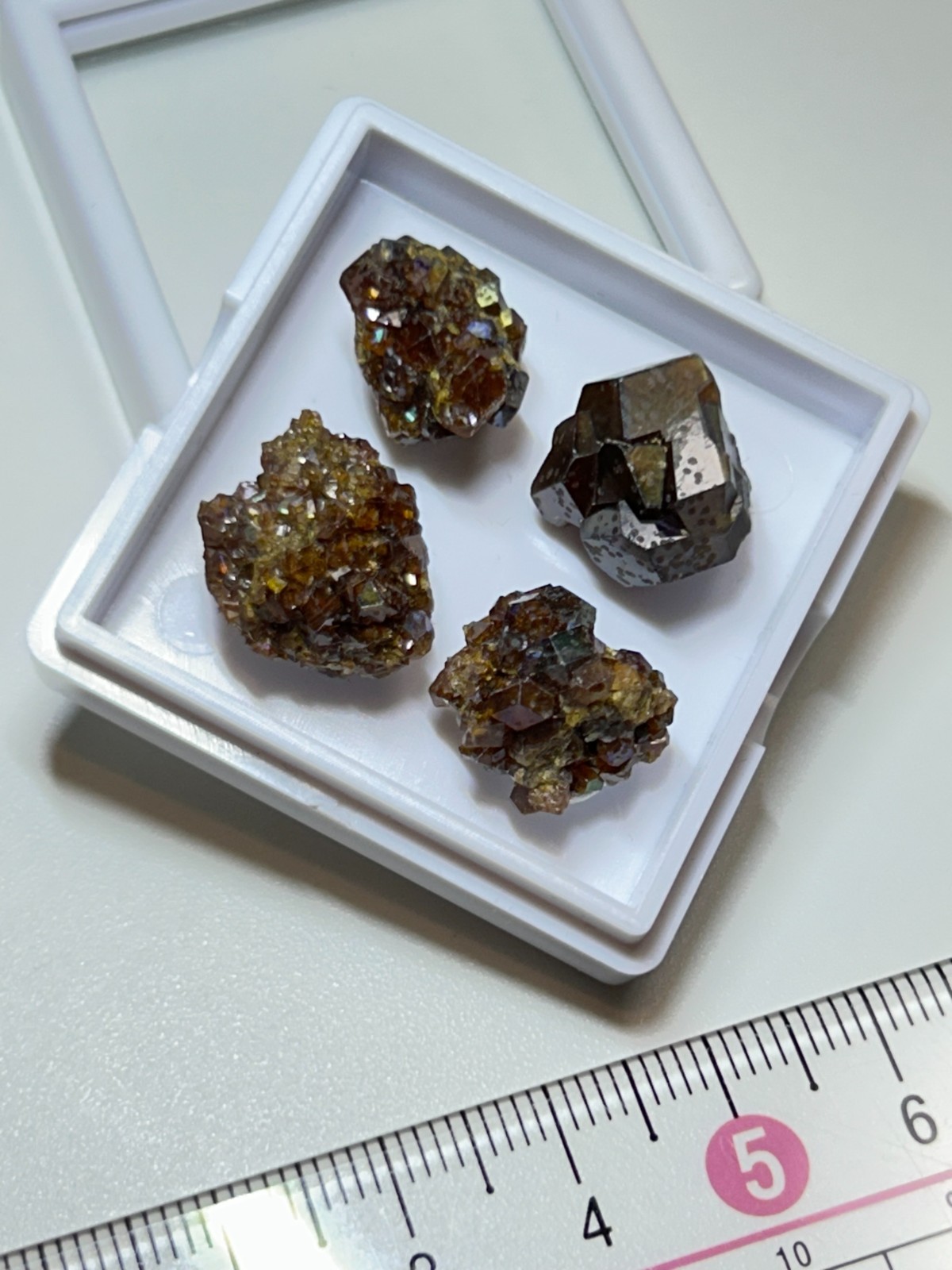 4 Pcs Iridescent Rainbow Garnets cluster from Nara Prefecture, JAPAN #P