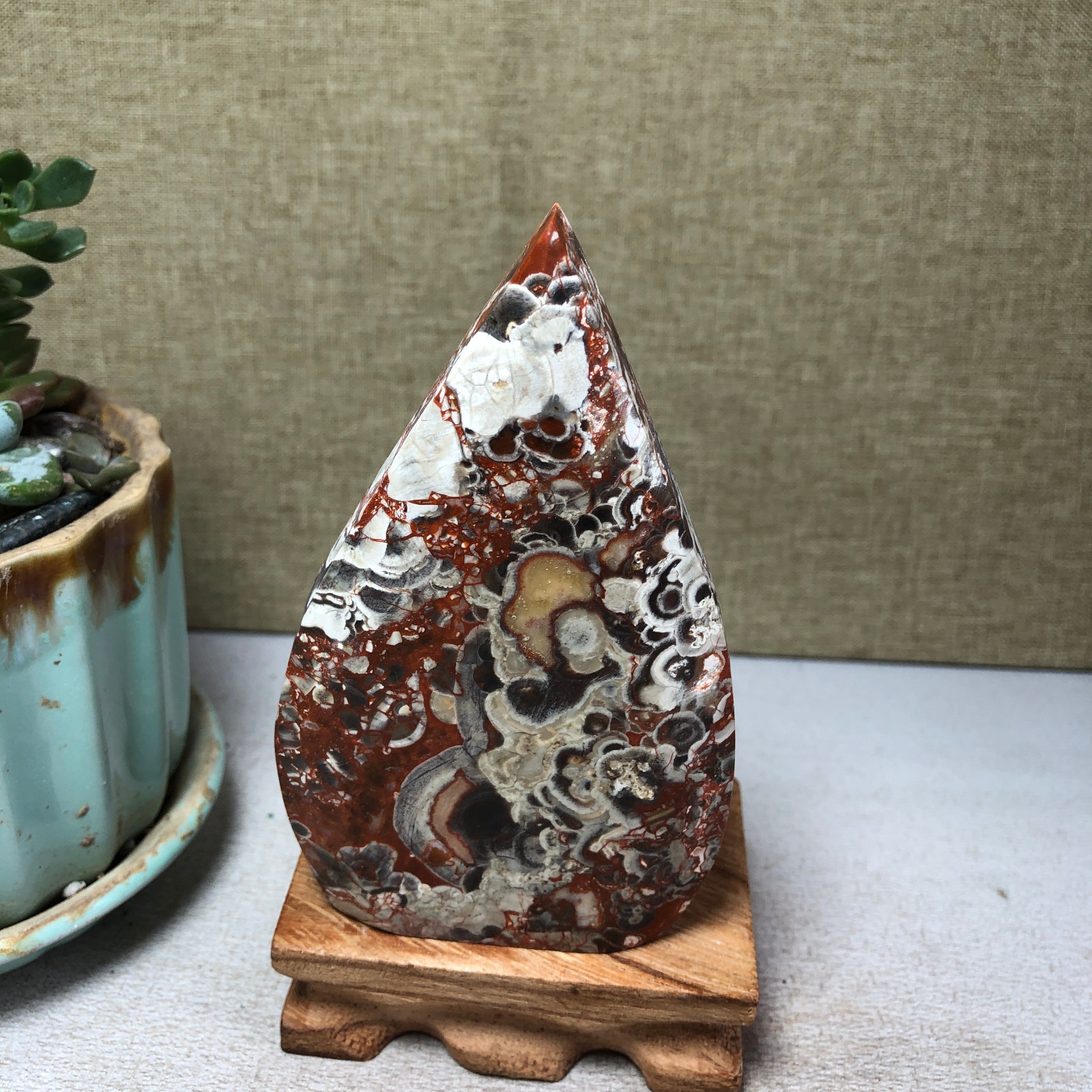 Natural l Indonesian Bloodstone agate point leaf Crystal specimens 173g A4931