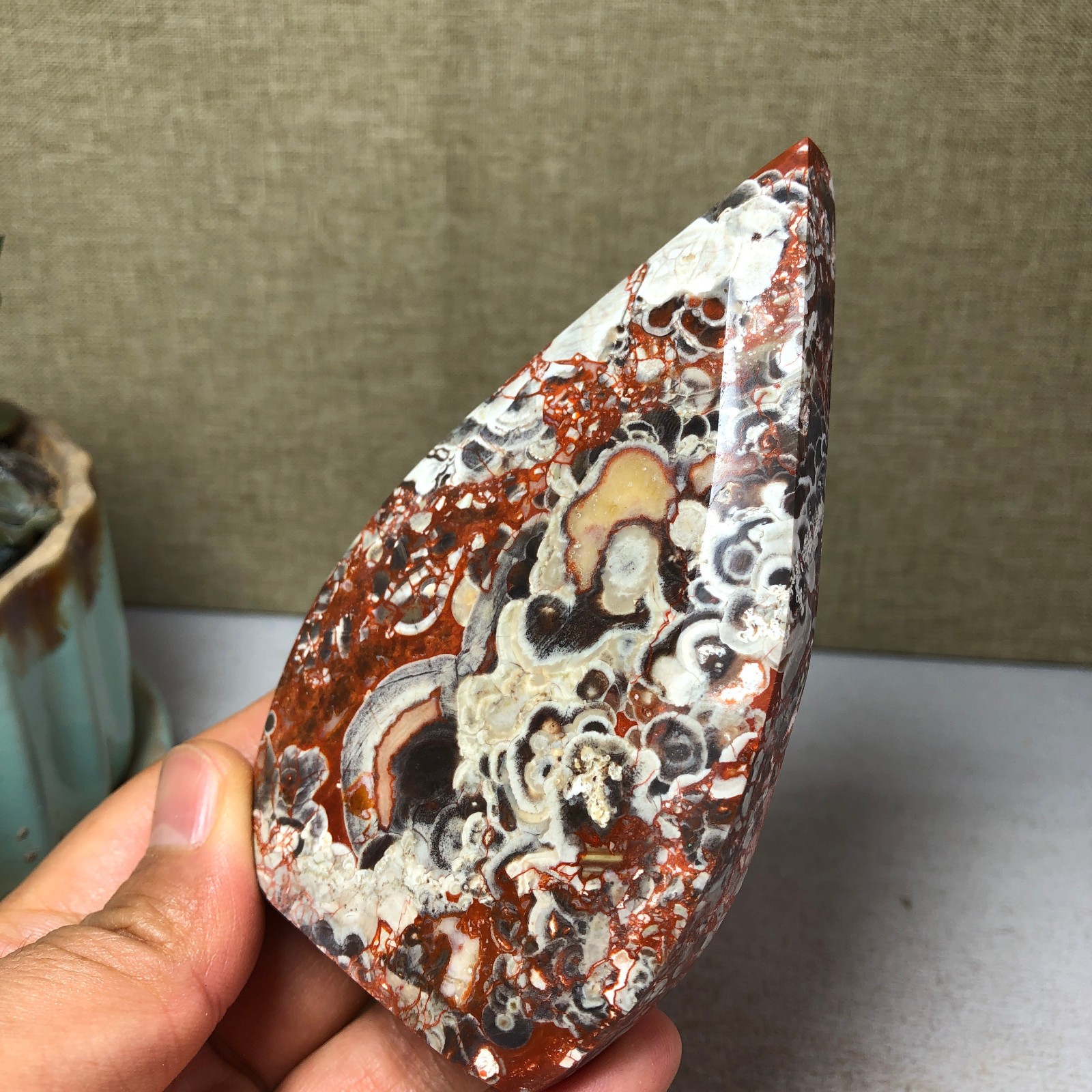 Natural l Indonesian Bloodstone agate point leaf Crystal specimens 173g A4931