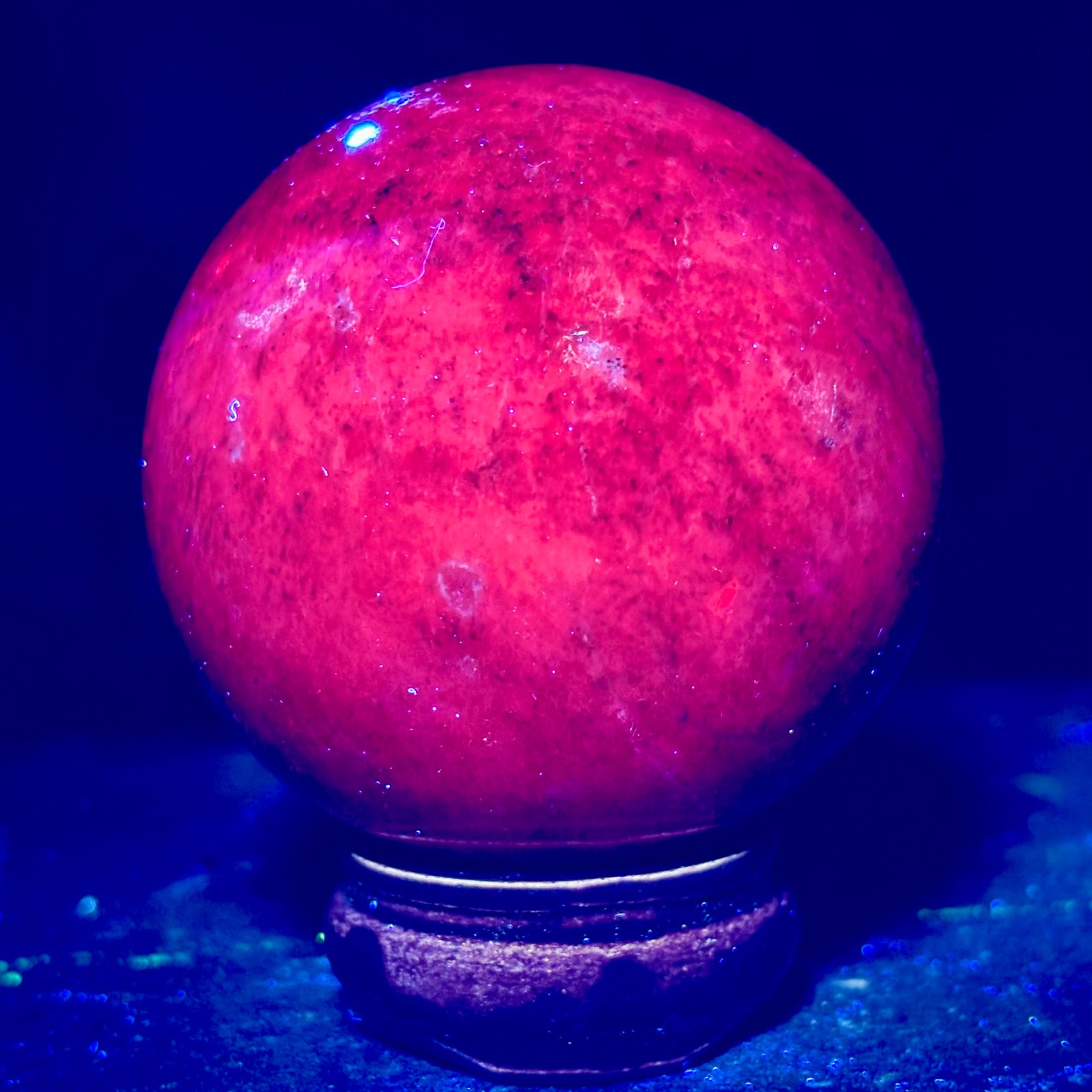 1.55LB Natural Blue Sapphire And Ruby Sphere Fluorescent Glow Under UV Light