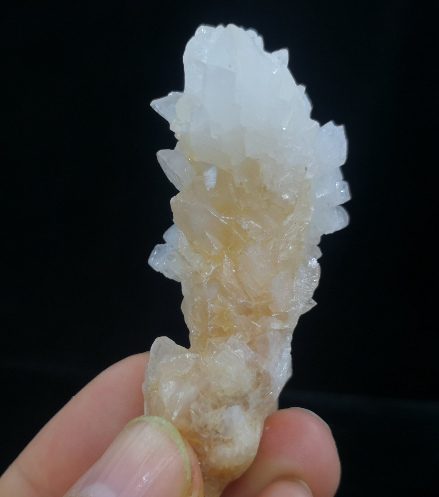 61mm 39g Calcite Stalactite 360-degree-showy Natural Mineral Specimen from China