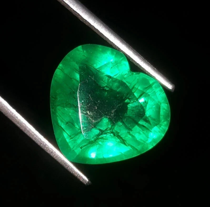 9 CT Colombian Natural Green Emerald Heart Cut Certified Loose Rare Gemstone