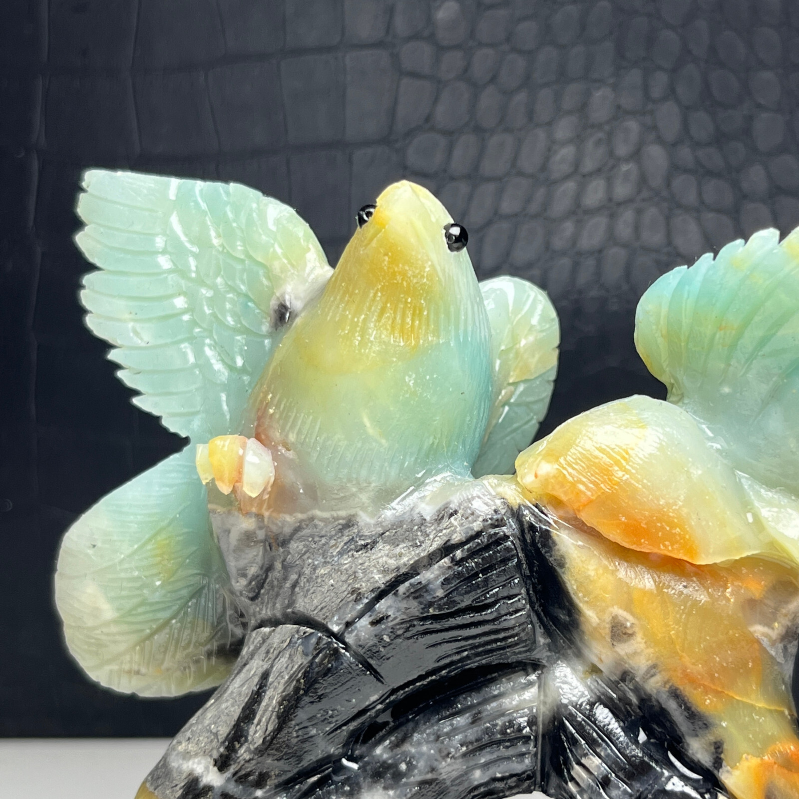 NaturalCrystal Mineral Specimen. Amazon Stone. Hand-carved BIRDS.Stone Statue.OM