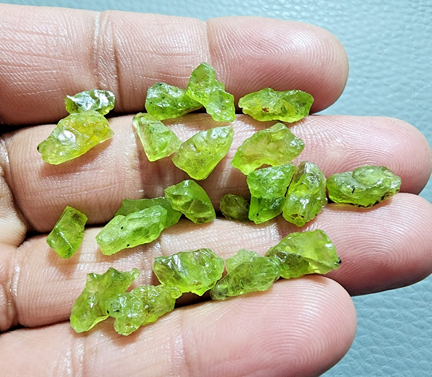 (20 Pcs) Awesome Green Peridot Rough Crystal & Mineral 10-13 MM Jewelry Making