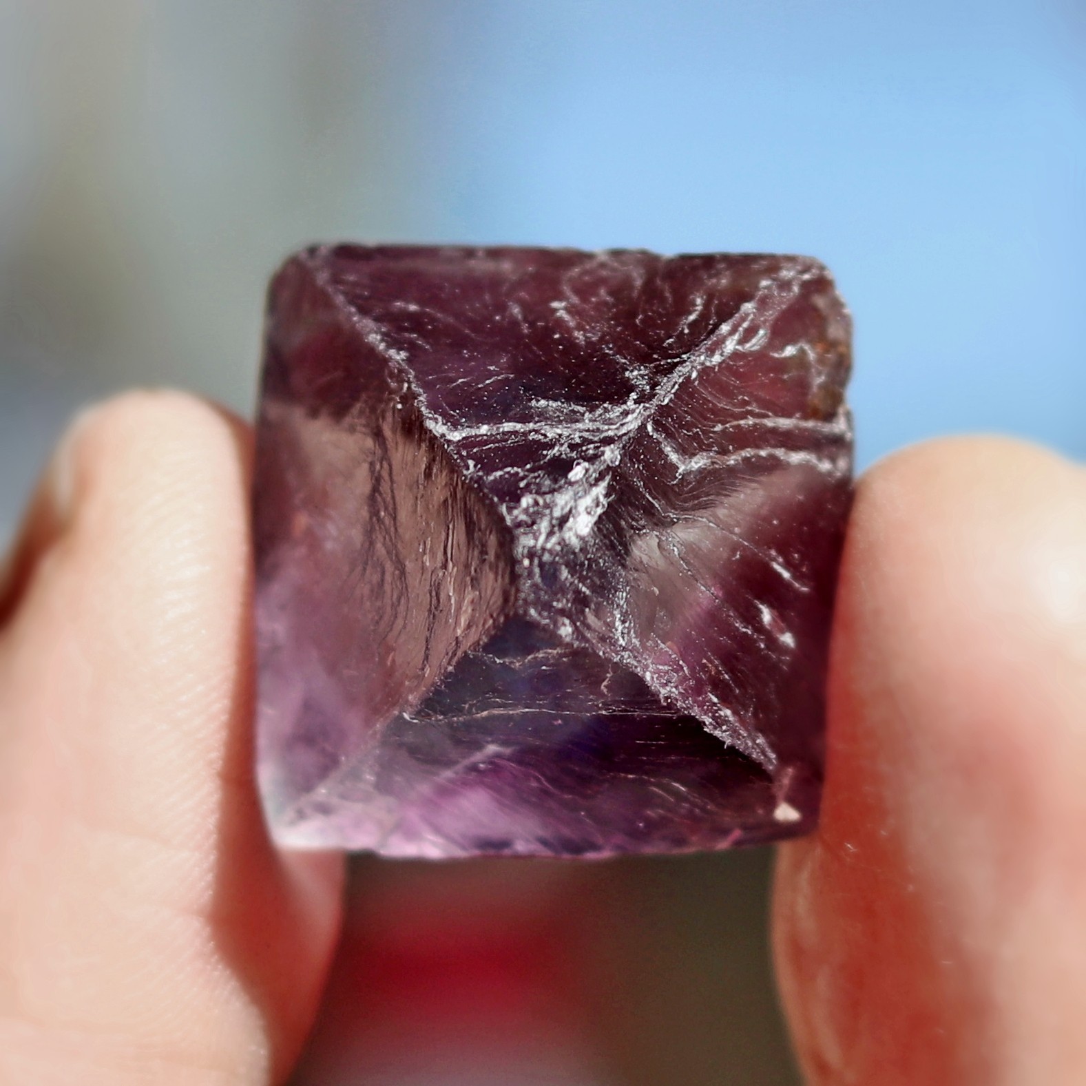 Fluorescent Mineral Specimen: Fluorite Octahedron (FLU63)