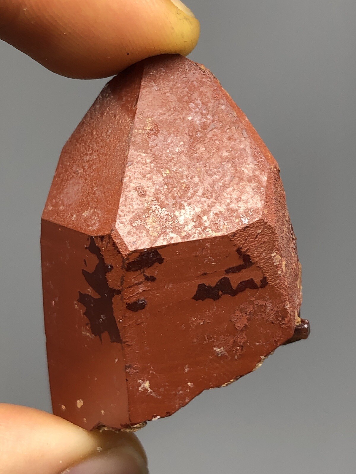 Red Quartz Crystal Point Morocco 1.2oz N34