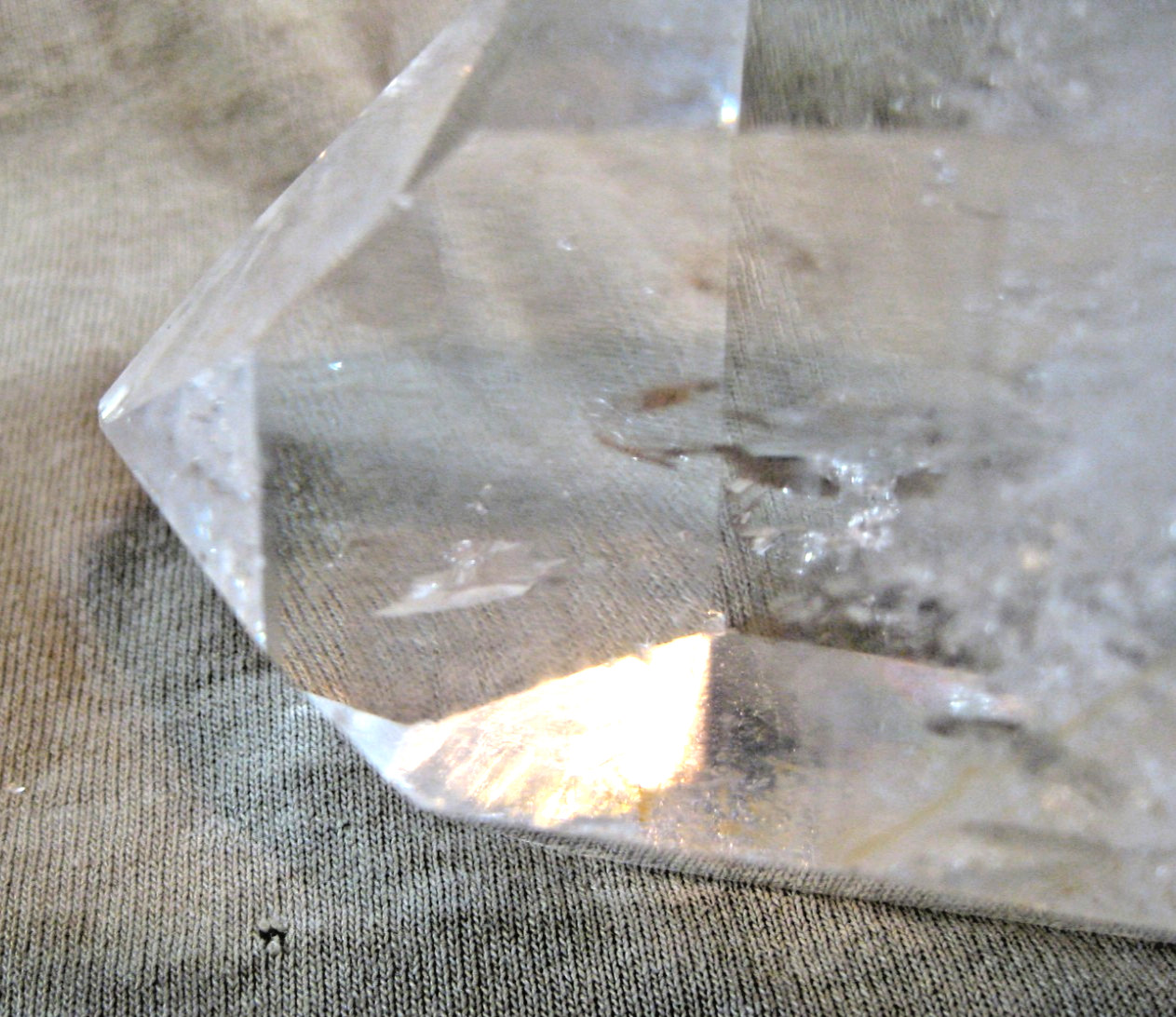 Fenster Quartz Point with Numerous Windows Clear Top 440 g 110 mm