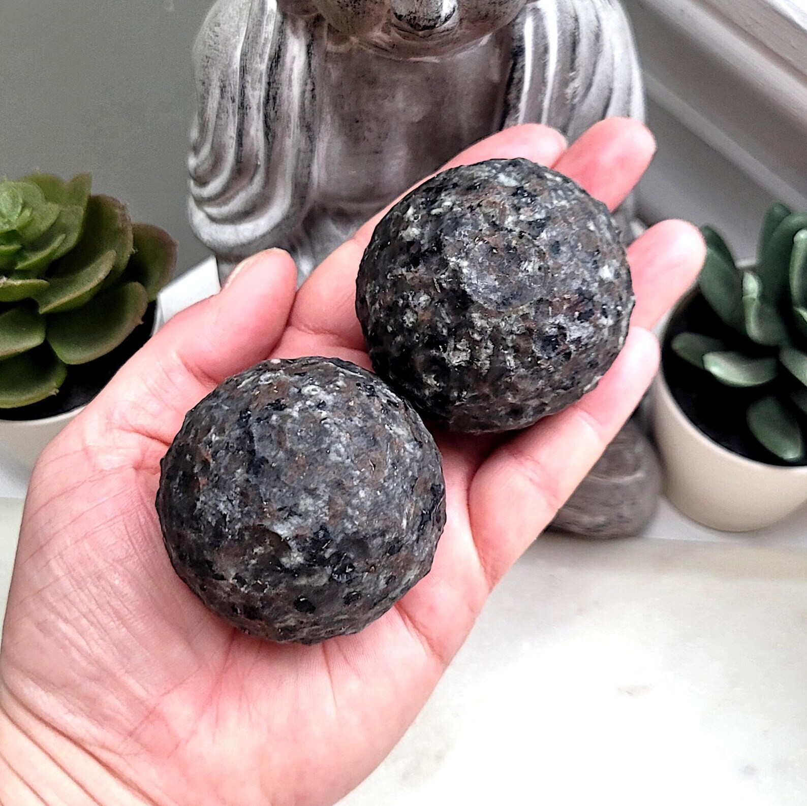 Yooperlite Full moon Emberlite Crystal Sphere Ball Carving UV Glow Sodalite Gift