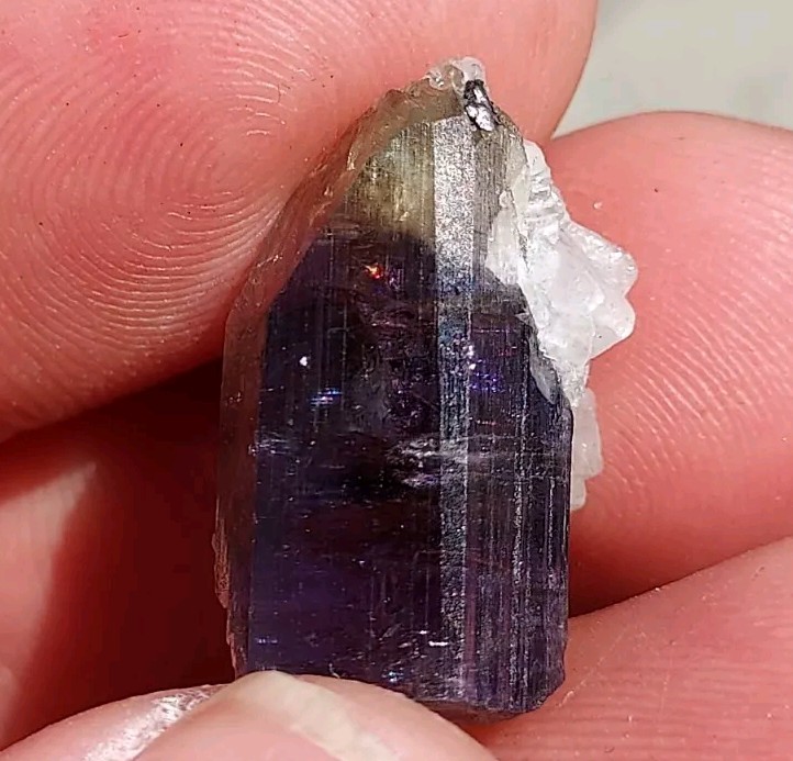 STUNNING VIOLET YELLOW BLUE DT TANZANITE UNHEATED WITH CALCITE FROM TANZANIA