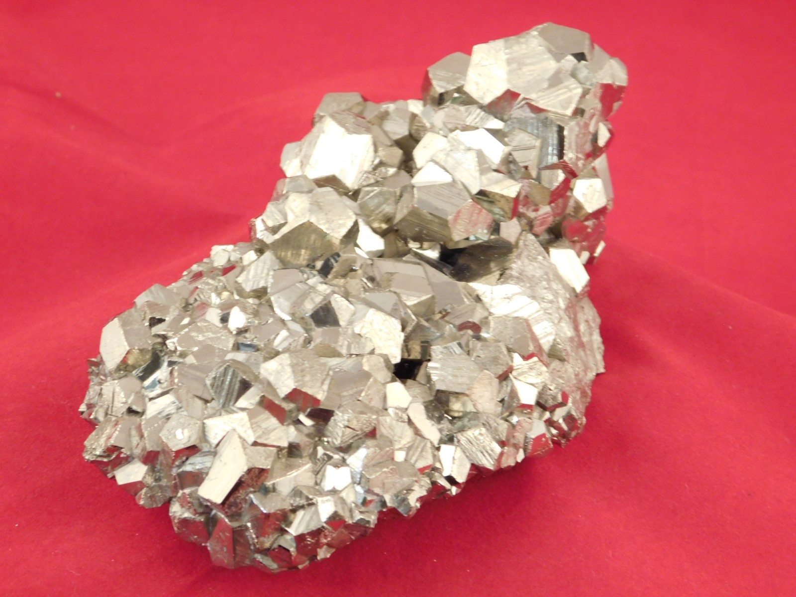 BIG! Dodecahedron PYRITE Crystal Cluster NICE! and 100% Natural Peru 850gr
