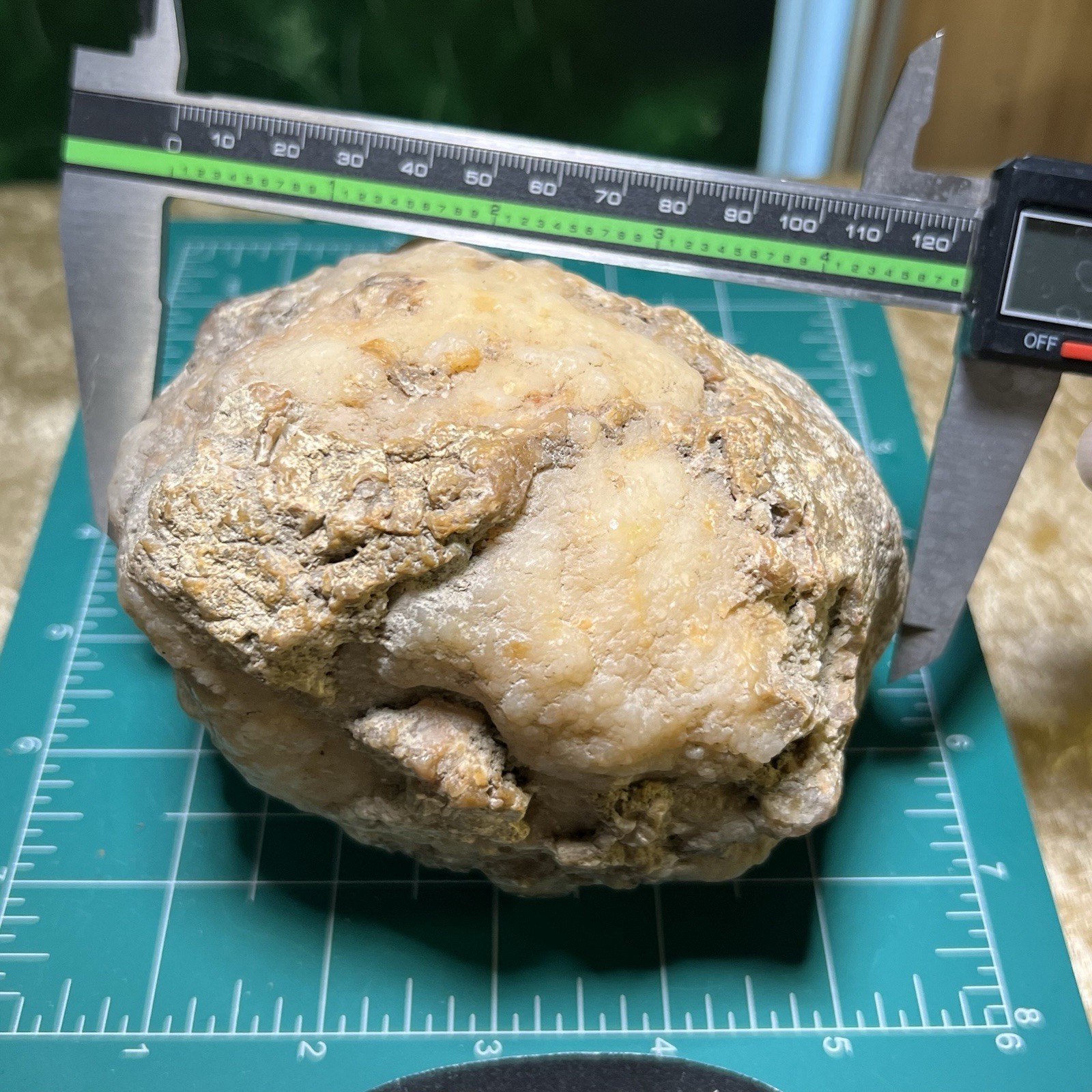 4-3/4″ Uncut Geode Quartz Crystal Chalcedony Unopened Non Rattling Solid 3Lb