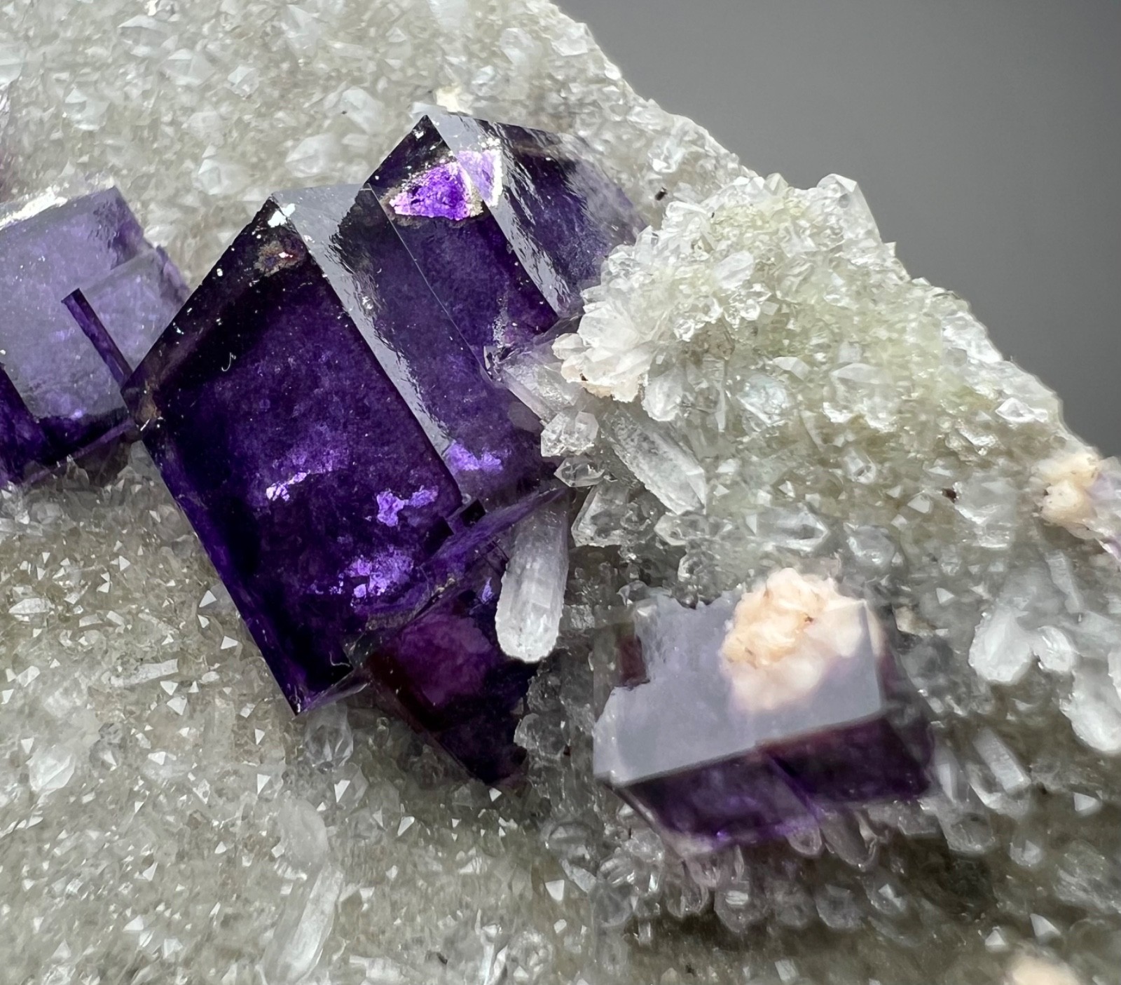 110 Gr. Full Terminated Top Quality Purple Cubic Fluorite Crystals W/Stilbite