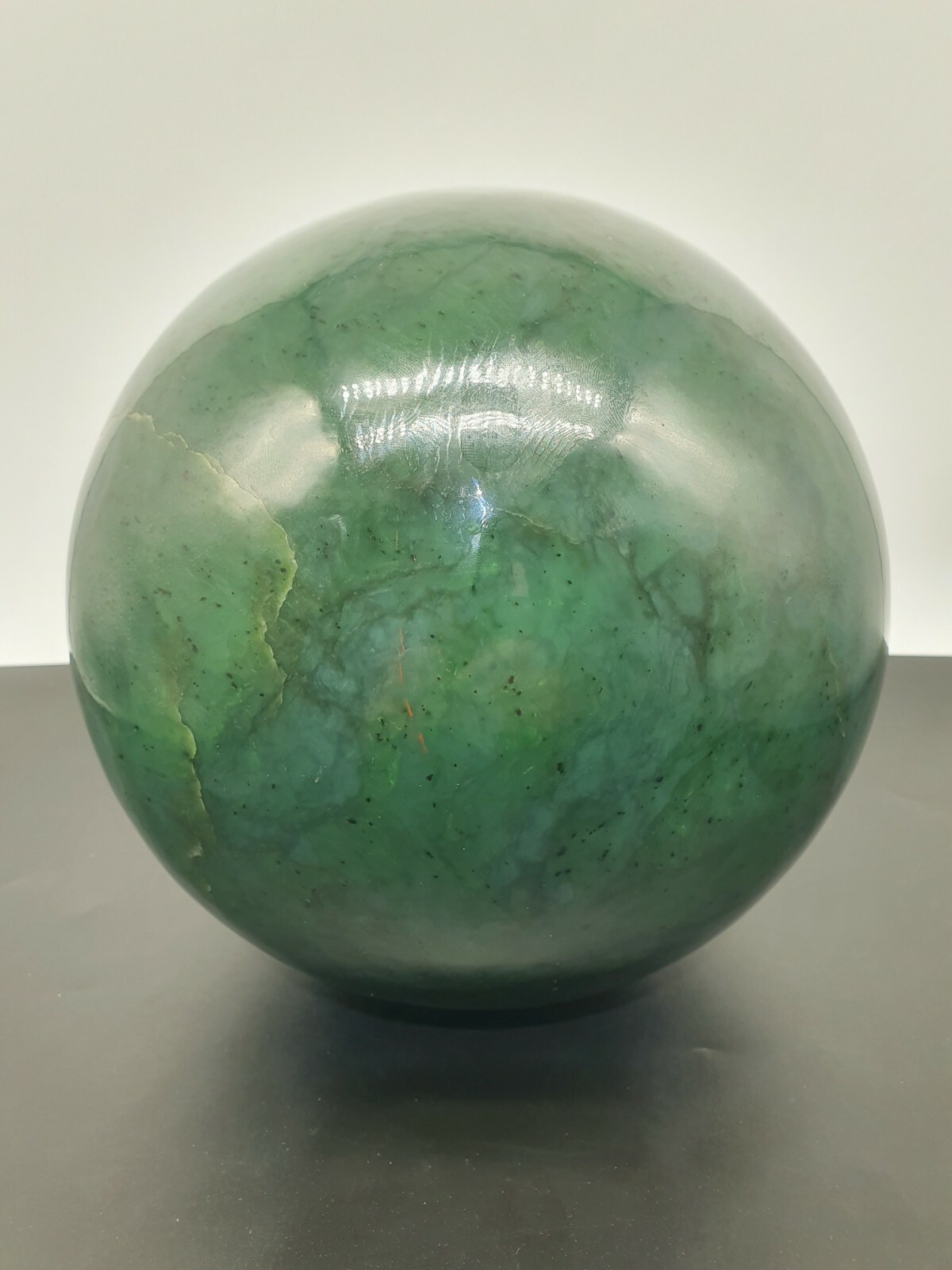 Nephrit Jade Ball AAA+ Top Quality 34.8lbs 8 11/16in Ø Interior Design