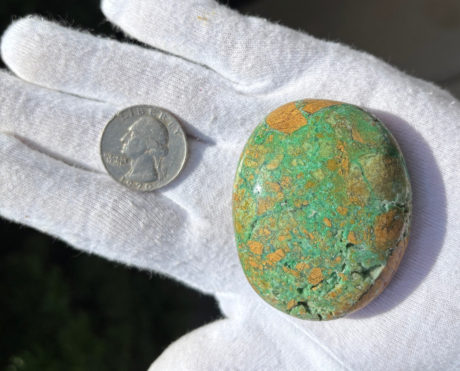 USA SALE 96g GREEN SMITHSONITE TEXTURED PALM STONE PALMSTONE