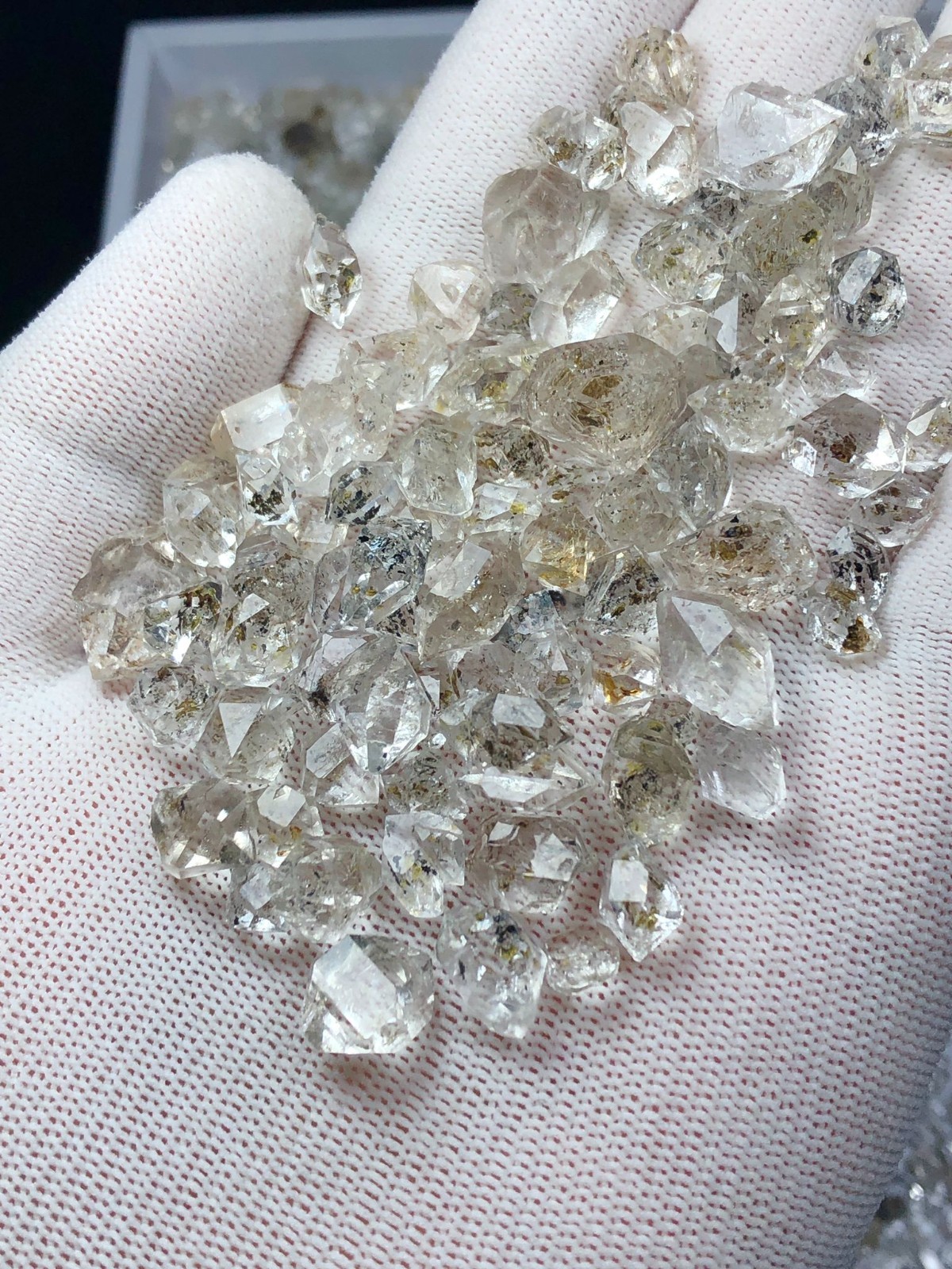 Excellent DIAMOND QUARTZ Crystals lot- Pakimers – 430 grams – from Pakistan