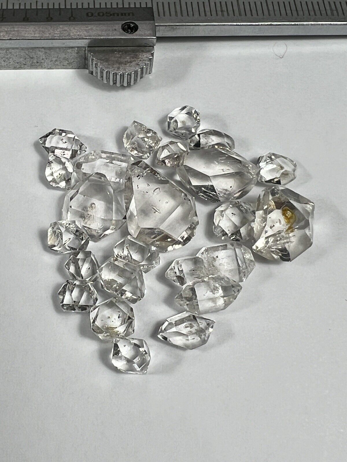 2mm-10mm beautiful water clear Diamond Quartz 40crt crystals with 1 petroleum PC