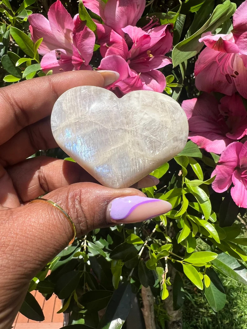 2″ Natural Moonstone Crystal Heart Carving Healing Gemstone Mineral Specimens