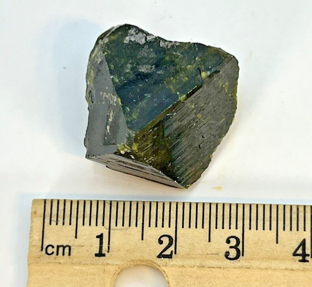 Natural Epidote Crystal Mineral from Canete Province, Lima, Peru. 14 Grams