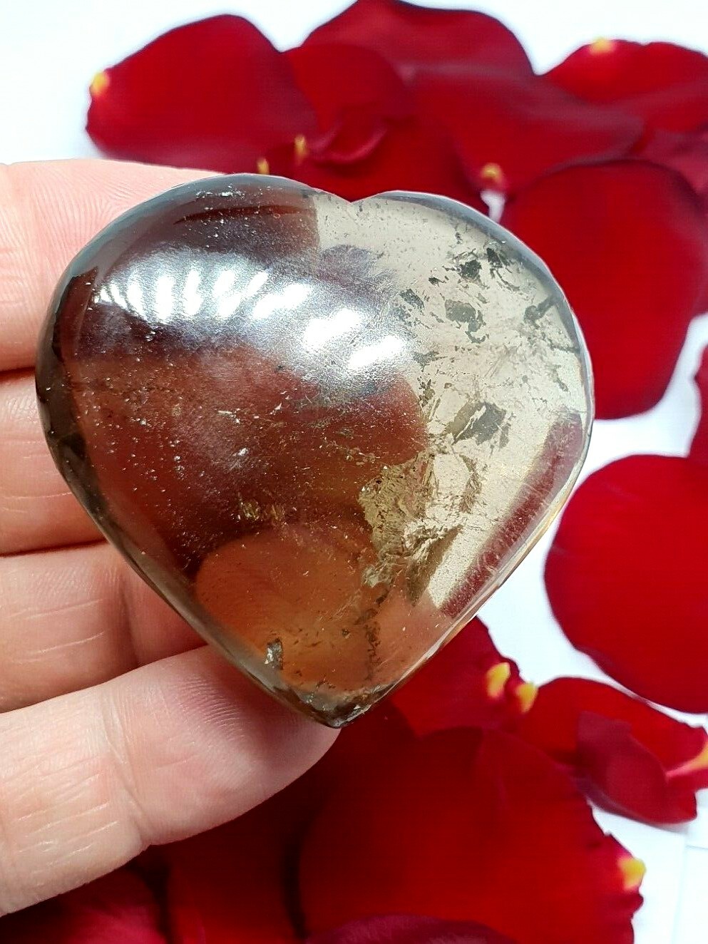 Smoky Quartz Heart Carving Real Crystal Protective Energy 86g 5.5 x 5 x 1.5cm s5