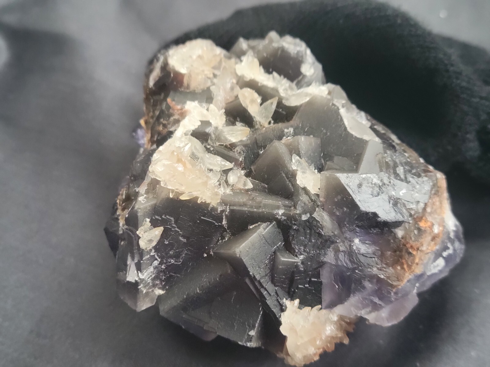 269g Beautiful Purple Cubic Fluorite Quartz Crystal Cluster Mineral Specimen