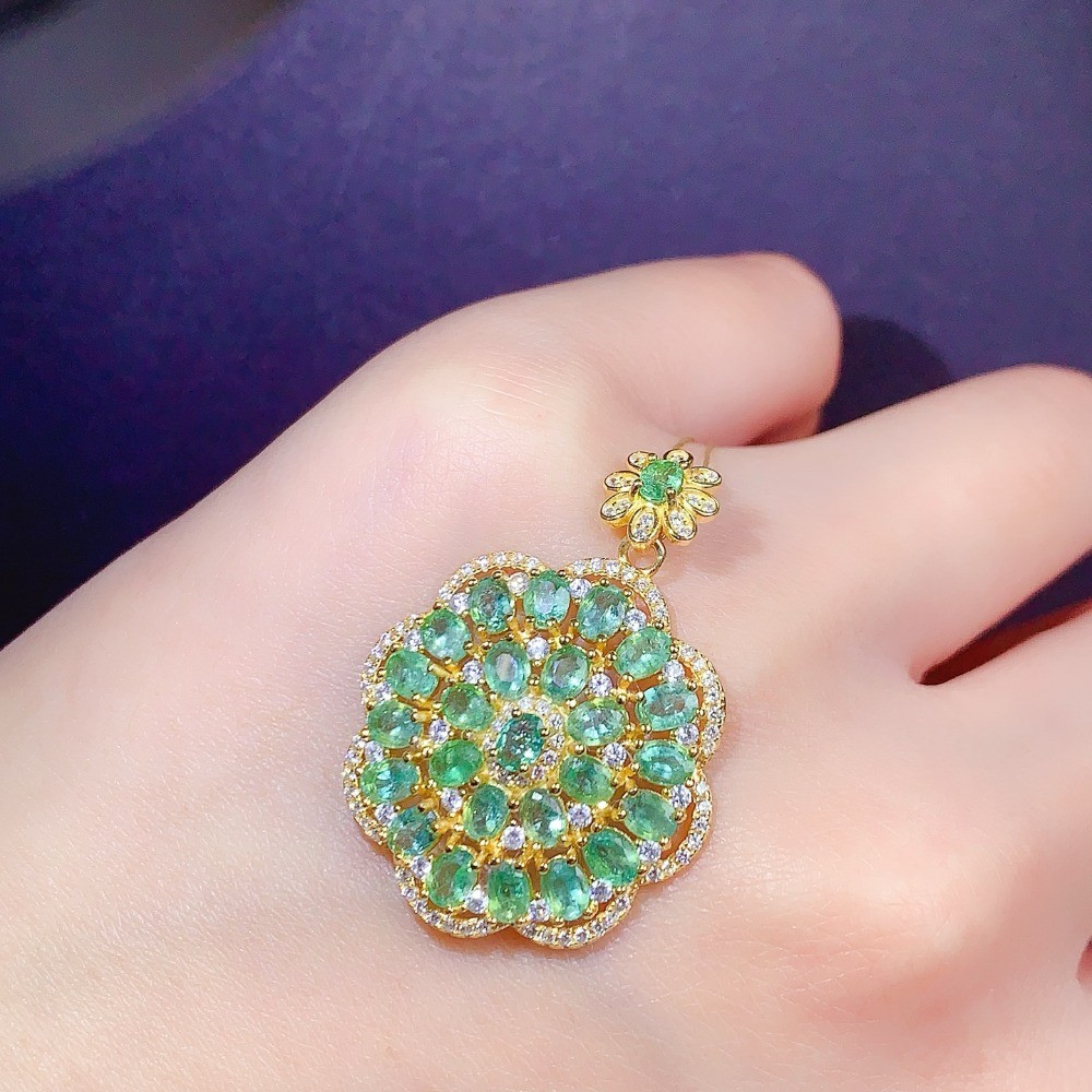 Natural Emerald flower pendant Necklace Jewelry S925 Silver Plated 18K Gold Gift