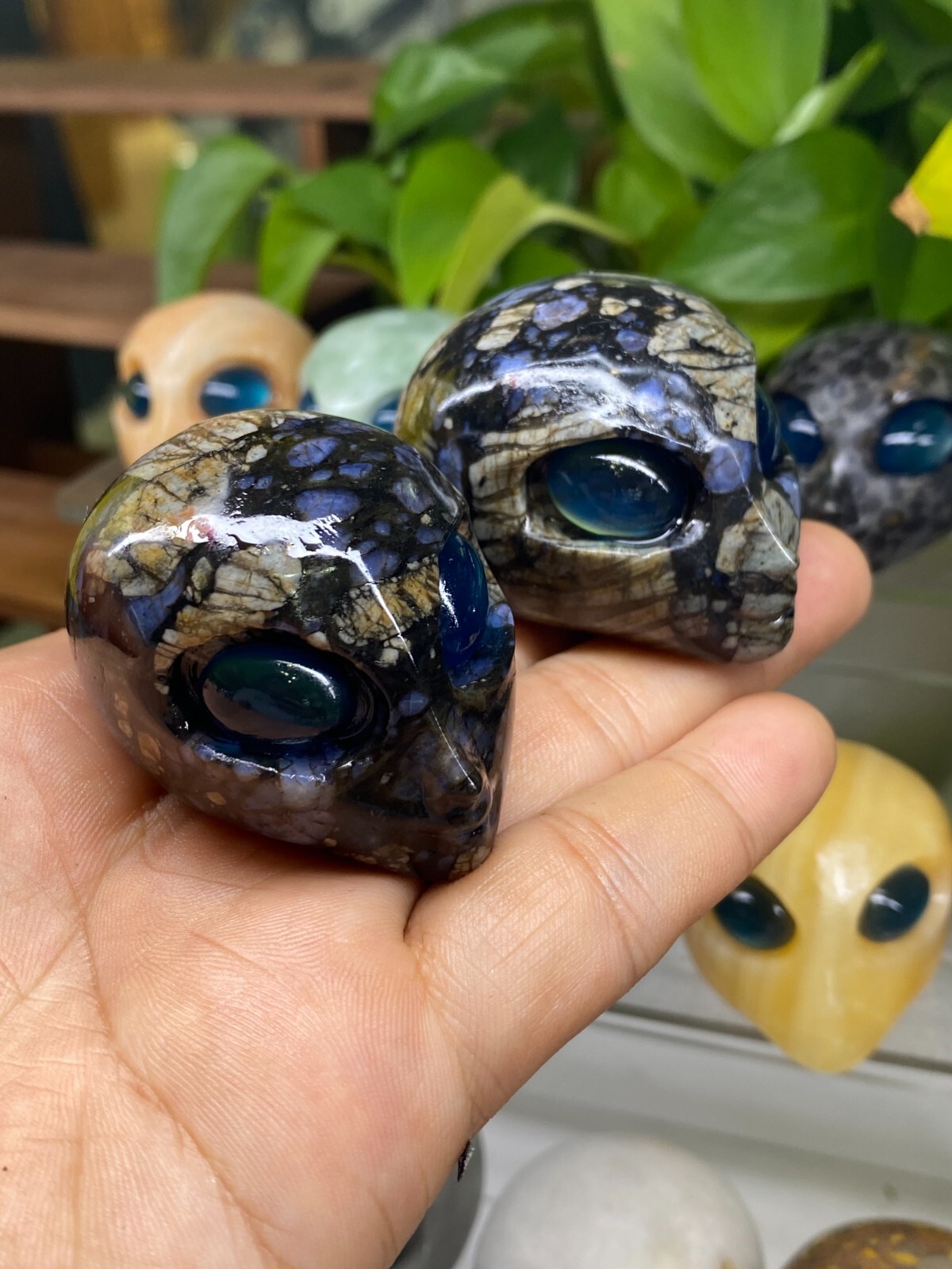 1pc Natural llanite Quartz Carved Alien Skull Crystal Reiki Healing Gem Gift