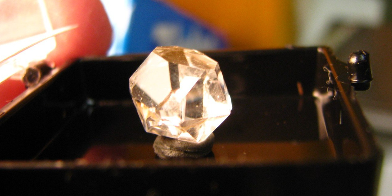 1/2in CLEAR HERKIMER DIAMOND/QUARTZ THUMBNAIL IN CASE HERKIMER NEW YORK USA#137