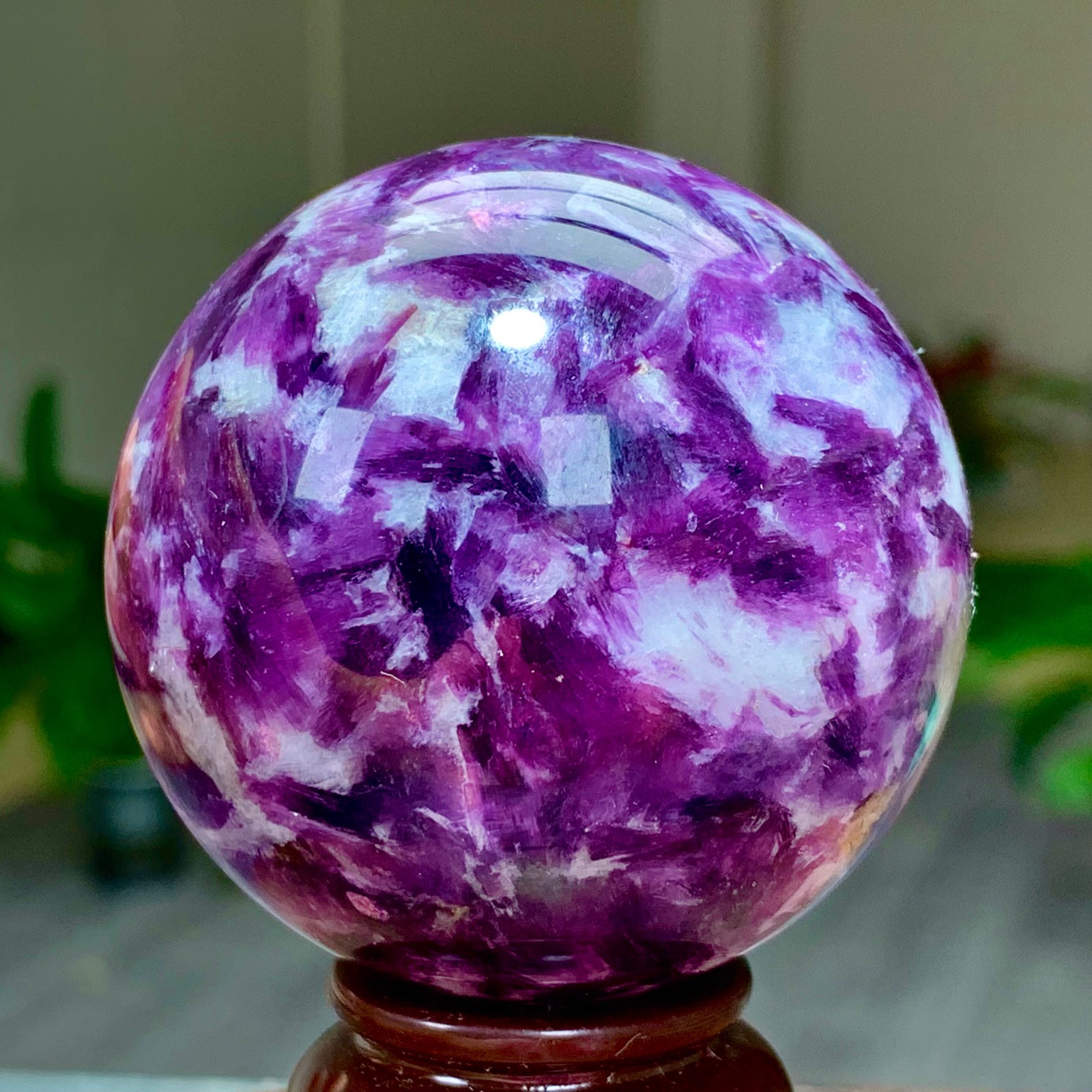 289G Natural Beautiful Purple Lithium Mica Crystal Spherical Mineral Sample
