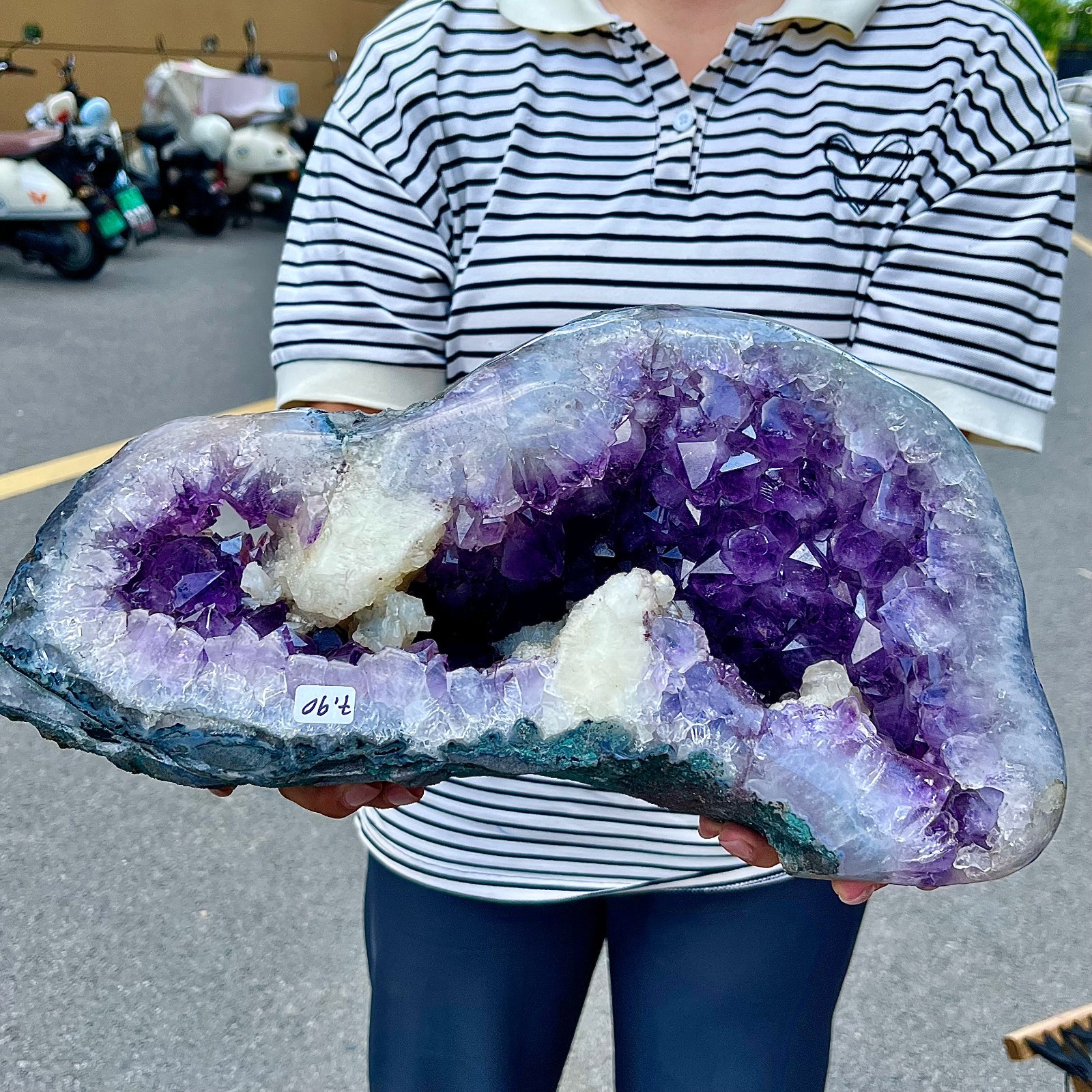 17.39LB High quality amethyst cave skeleton specimen