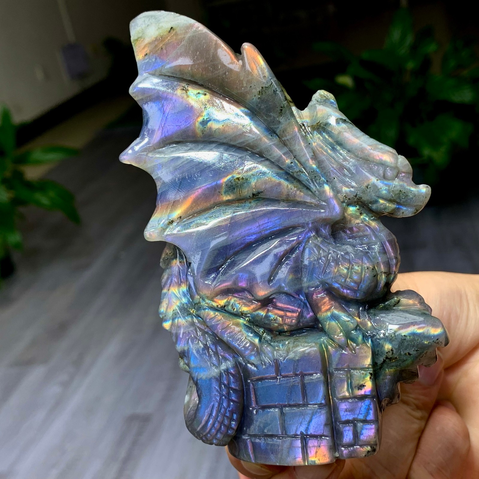 306G Natural Labradorite Quartz Crystal Stone Hand carved Flying dragon