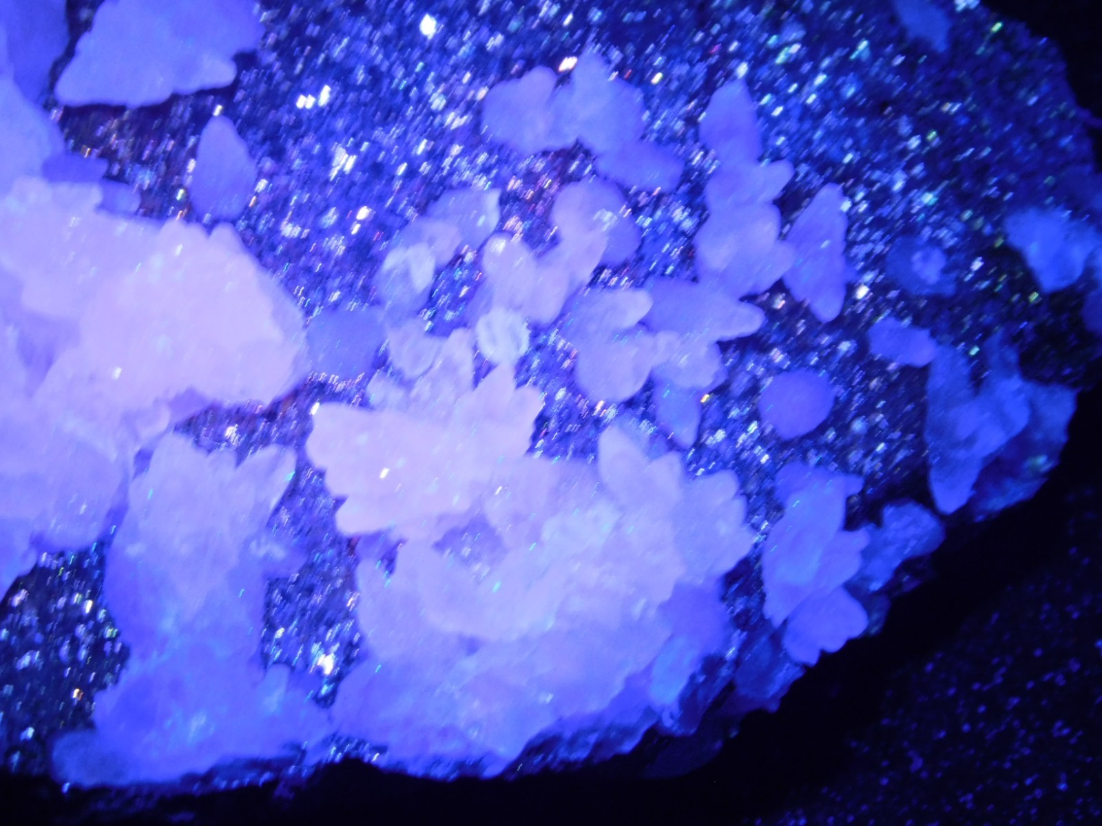 BIG! MARCASITE Crystal Cluster with Fluorescent Calcite Crystals Mexico 2464gr