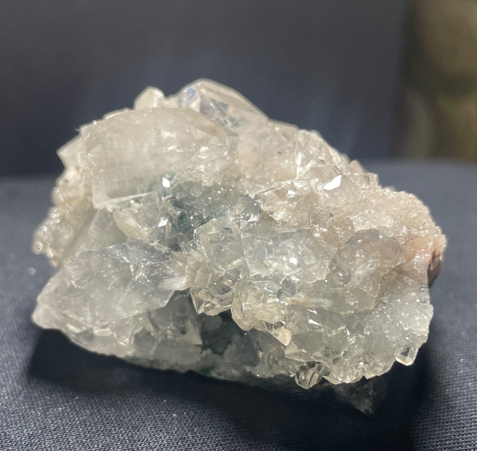 Natural Apophyllite crystal w/ chiral mineral stone 104 gr 6.5x4x4 cm
