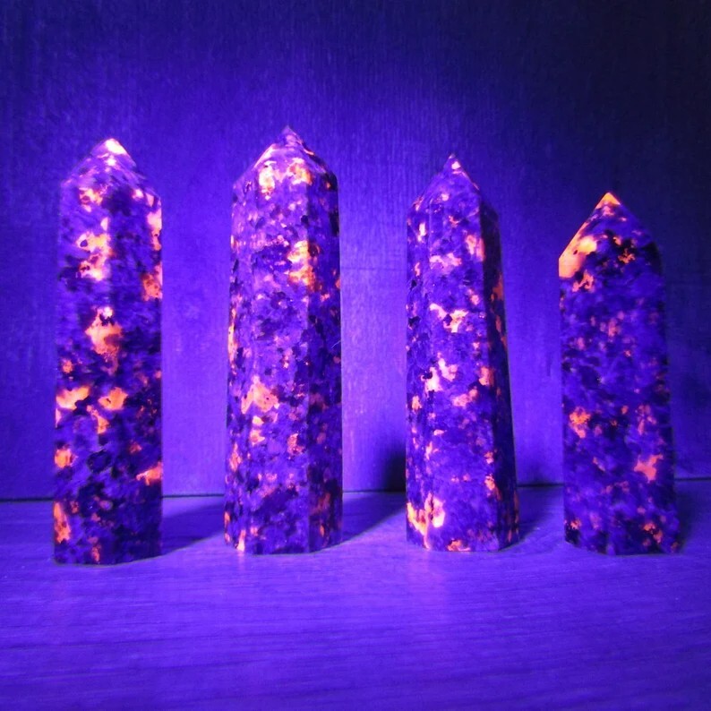 Yooperlite UV Fluorescent Glowing Crystal Tower Healing Crystal Rocks Decor Gift