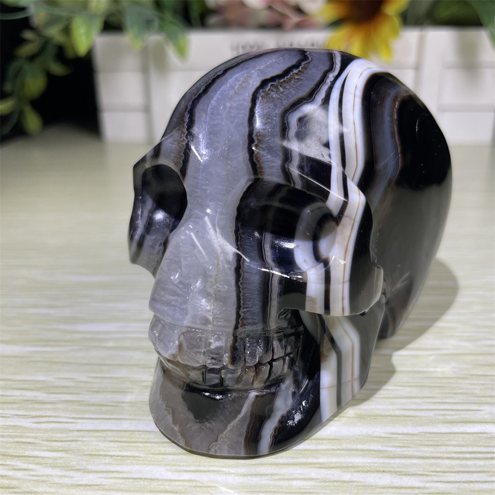 1.2LB 3.2″ Black Lace Sardonyx Skull Crystal Quartz Carving Reiki Decoration