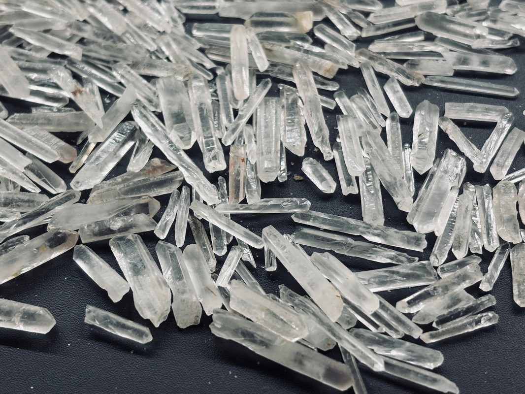200pcs+ Tiny Natural Clear Quartz Crystal Points 1/2Lb Terminated Wand Healing