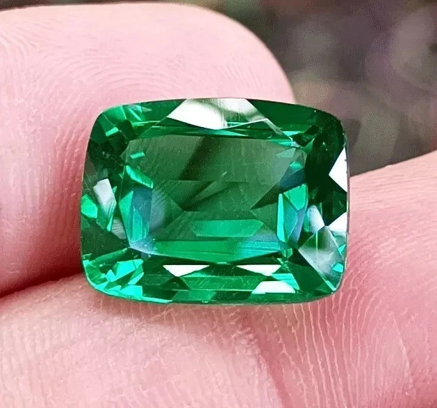 Flawless Natural 9.55 Ct+ Green Emerald Cushion Cut Loose Gemstone Certified