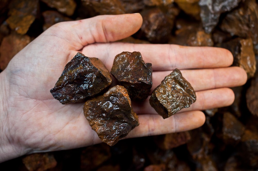 1/4 lb Hematite Rough Stones – Natural Crystal Mineral Rock Tumbling (Mada)
