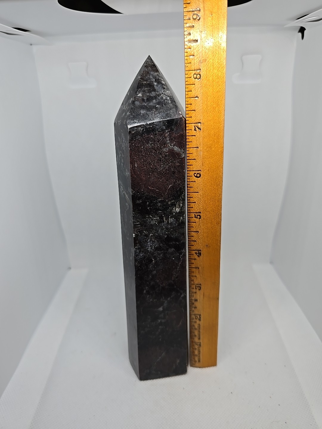 Large Garnet Indigo Gabbro Point Tower Generator