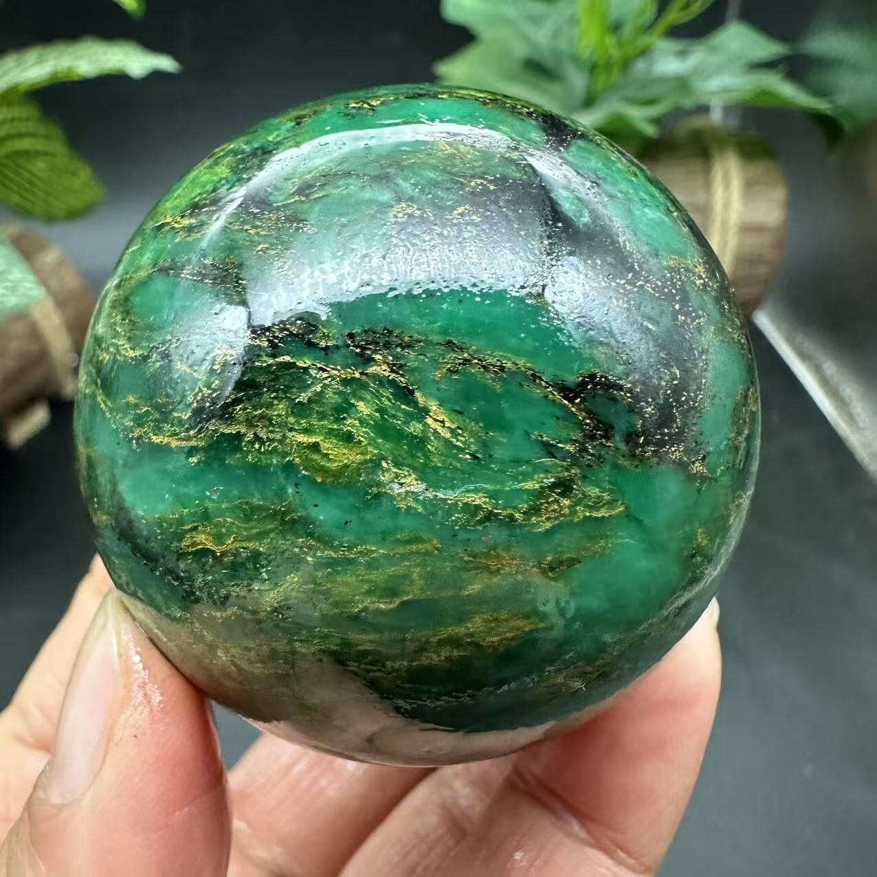 1pc Natural emerald Quartz Ball Crystal polished Sphere Healing energy gift 50mm