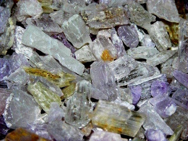 Kunzite crystal natural pink/clear 1/8-1/2″ small piece 1/4 pound lots