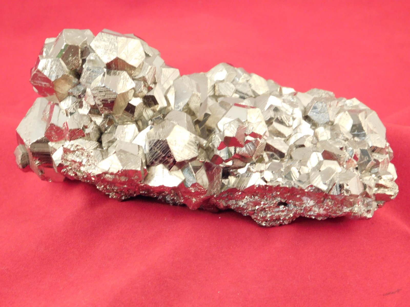 BIG! Dodecahedron PYRITE Crystal Cluster NICE! and 100% Natural Peru 850gr