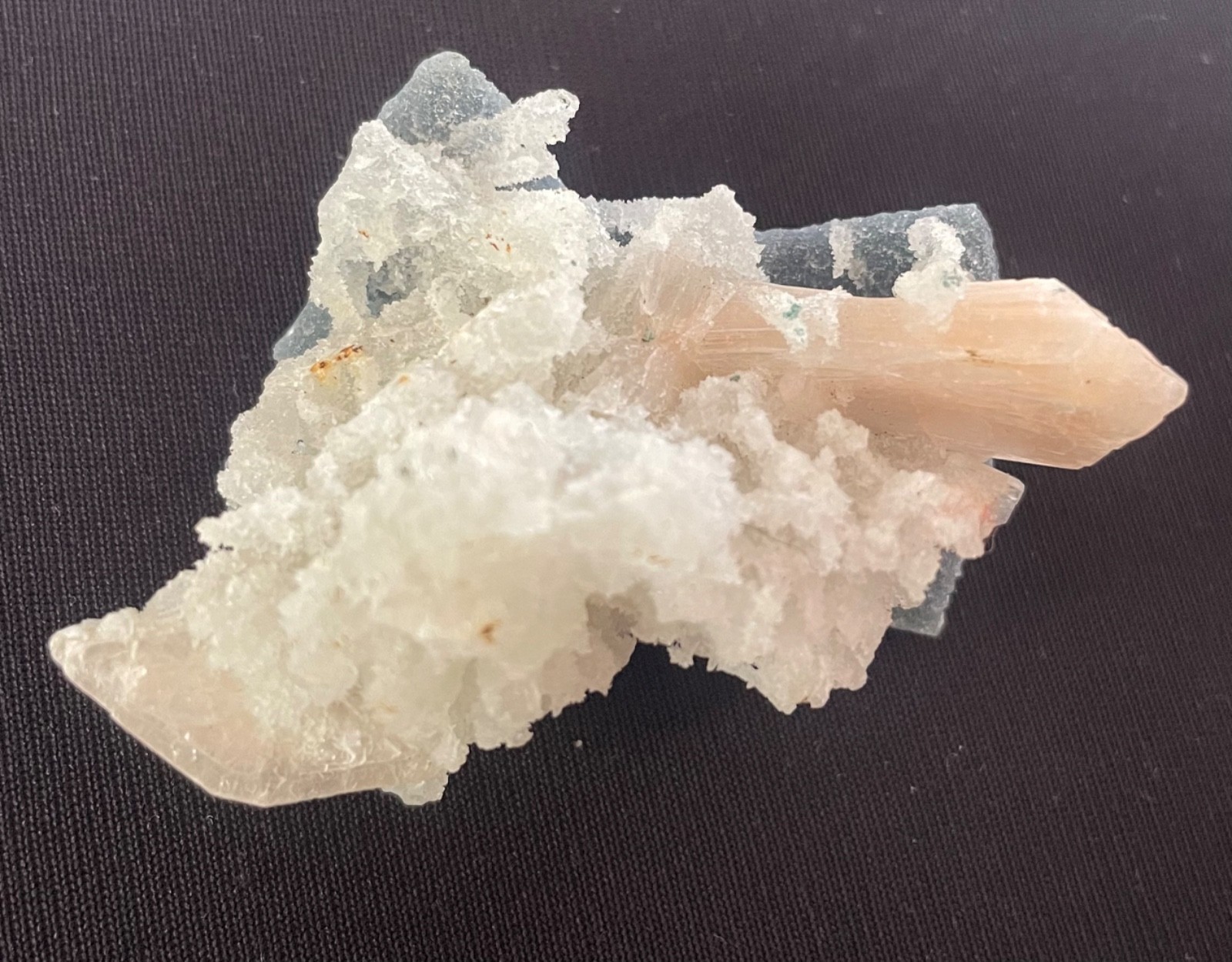 20g Natural stilbite cluster stunning spiceman/ India 6x4x3 cm